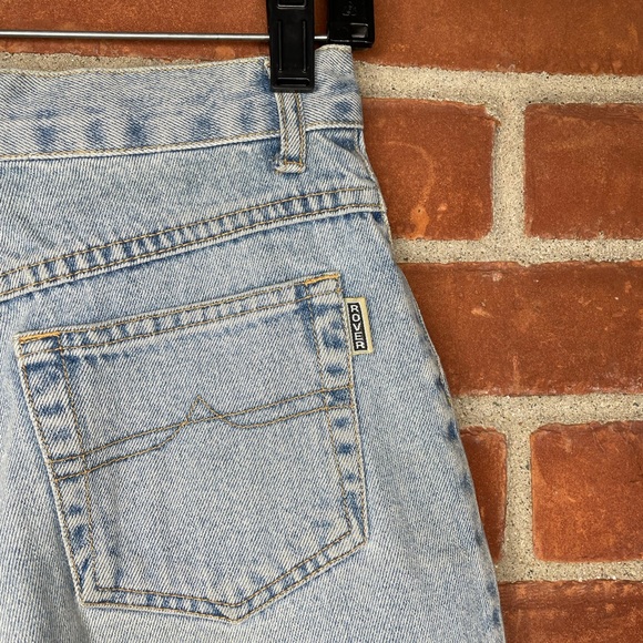 Vintage 90’s Rover light wash high waisted denim shorts - Picture 5 of 6